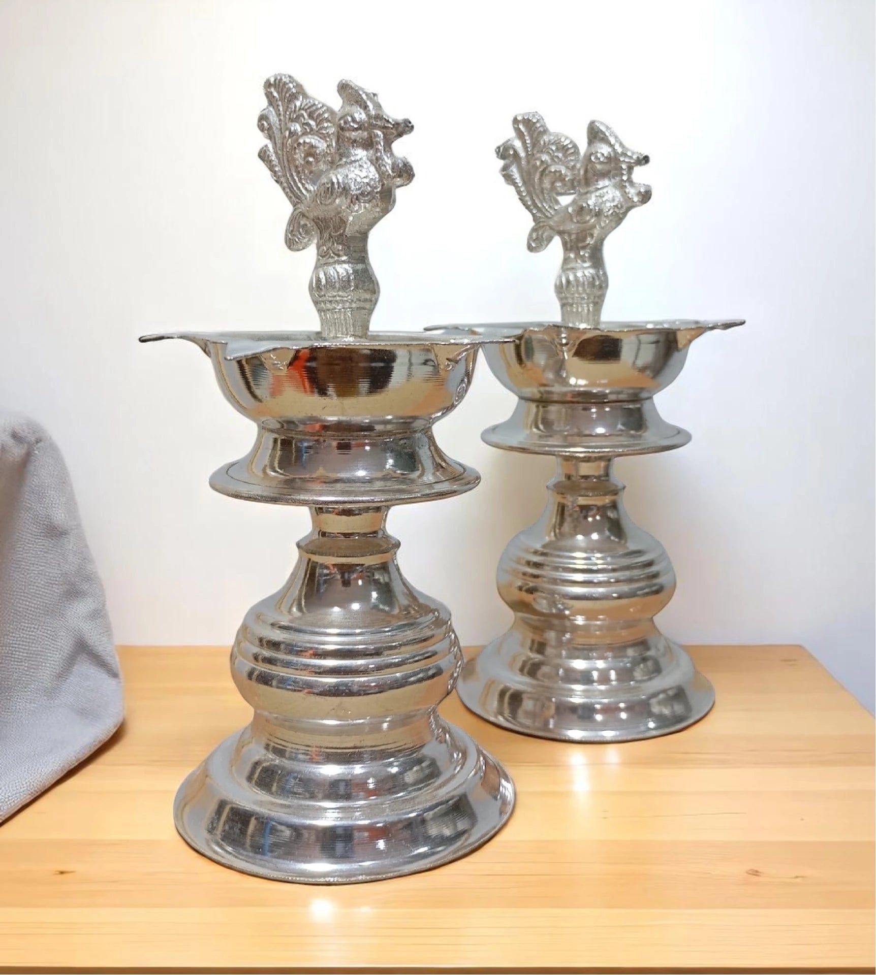 Sigaram Brass 7x3 Inch Peacock Handle Diya for Home and Temple Pooja Décor K4725