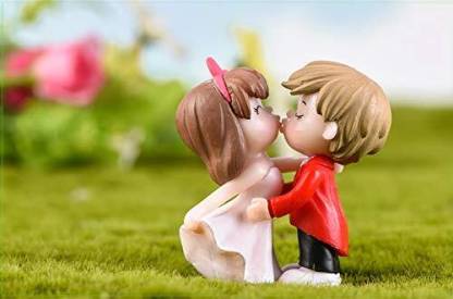 Cute Couple Kiss Figurin Miniature Showpiece Statue For Gift,Lovers K4279
