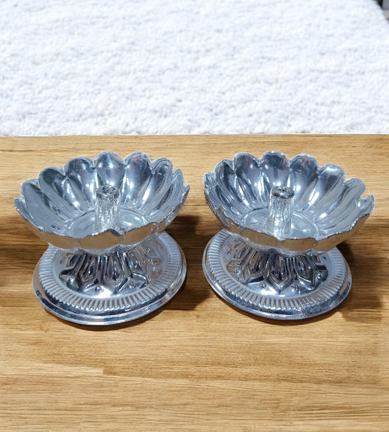 Sigaram Brass 1.3 Inch Flower Designed Diya For Home Pooja Decore K4602