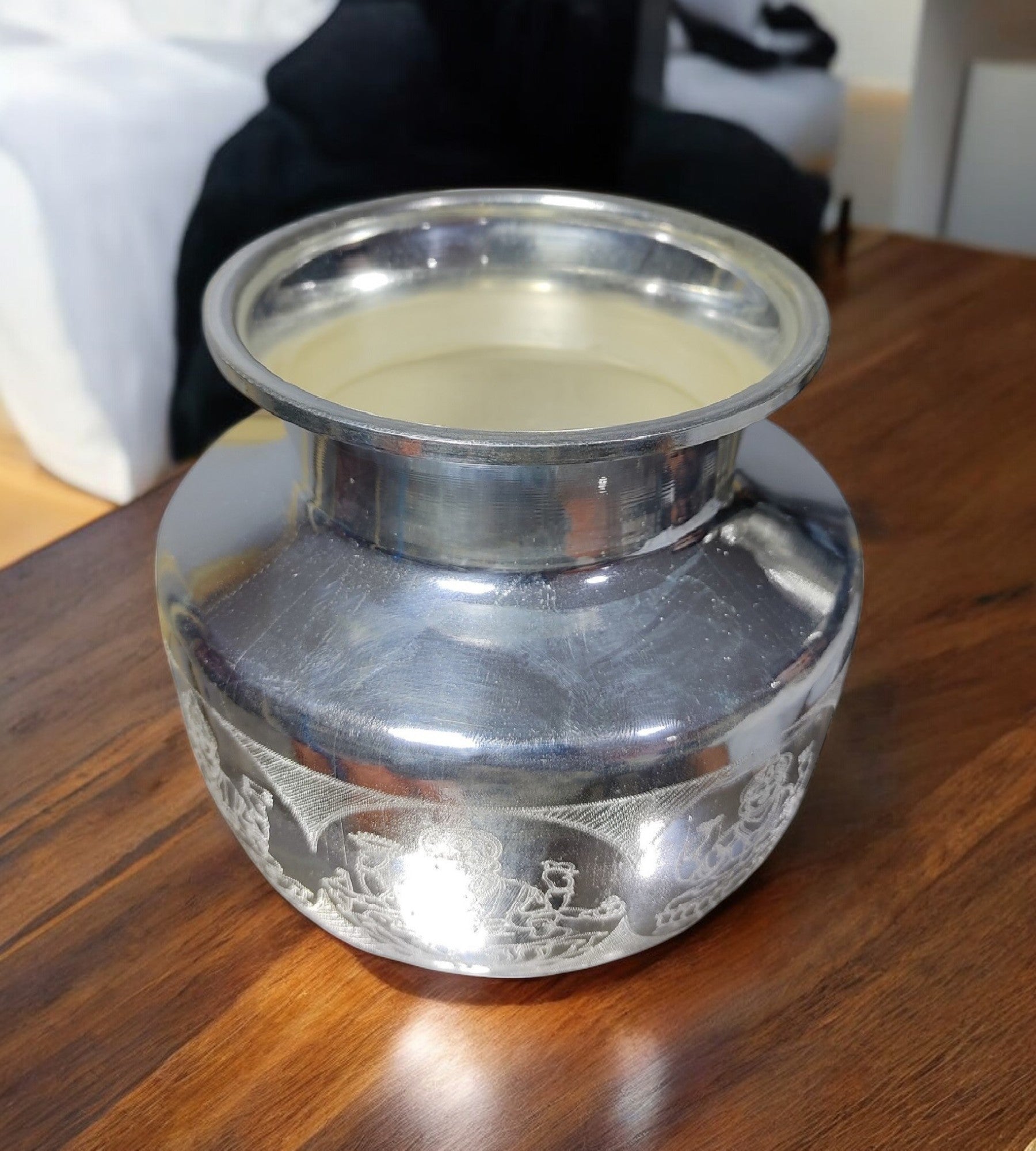 Sigaram 5X5 Inch Asta Lakshmi Floral Design On Plain Kalash for Pooja Decor K4142