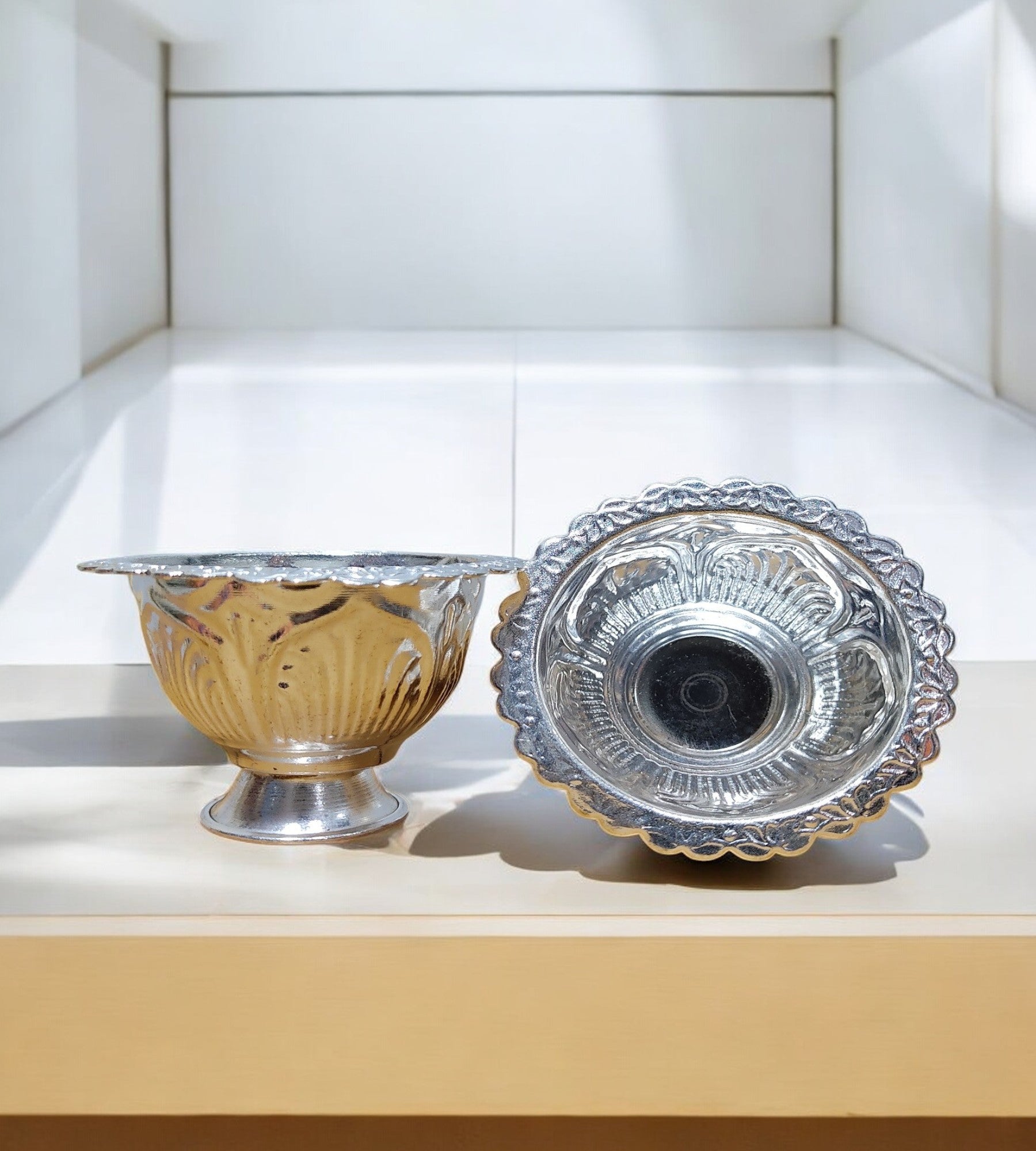 Sigaram Brass 2 Inch Fancy Kum Kum Cup For Home Pooja Decore K4561