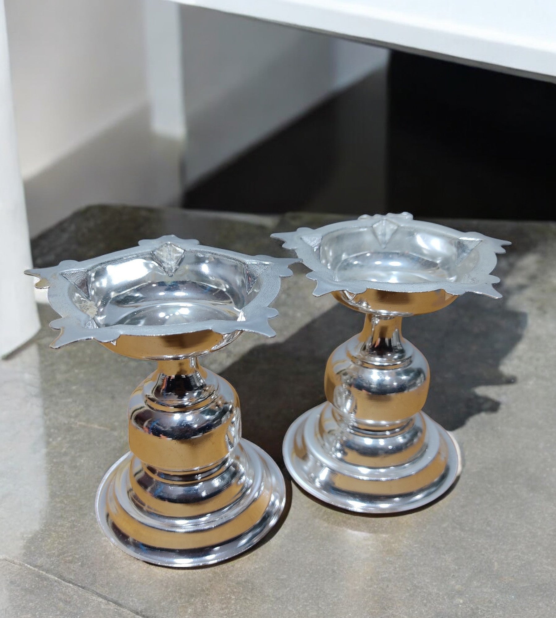 Sigaram Brass 4 Inch Star Plain Diya For Home Pooja Decore K4562