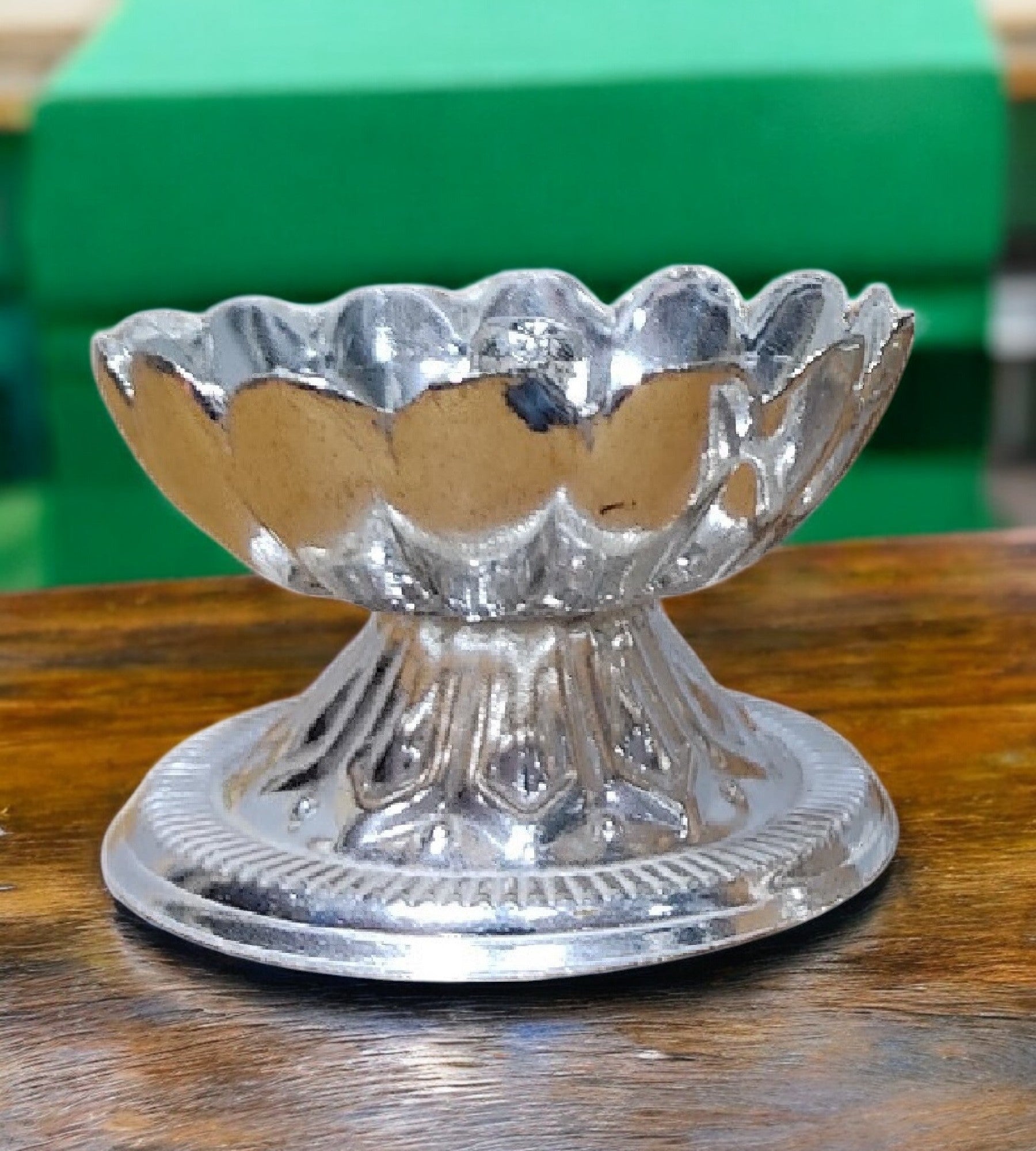 Sigaram Brass 1.3 Inch Flower Designed Diya For Home Pooja Decore K4604