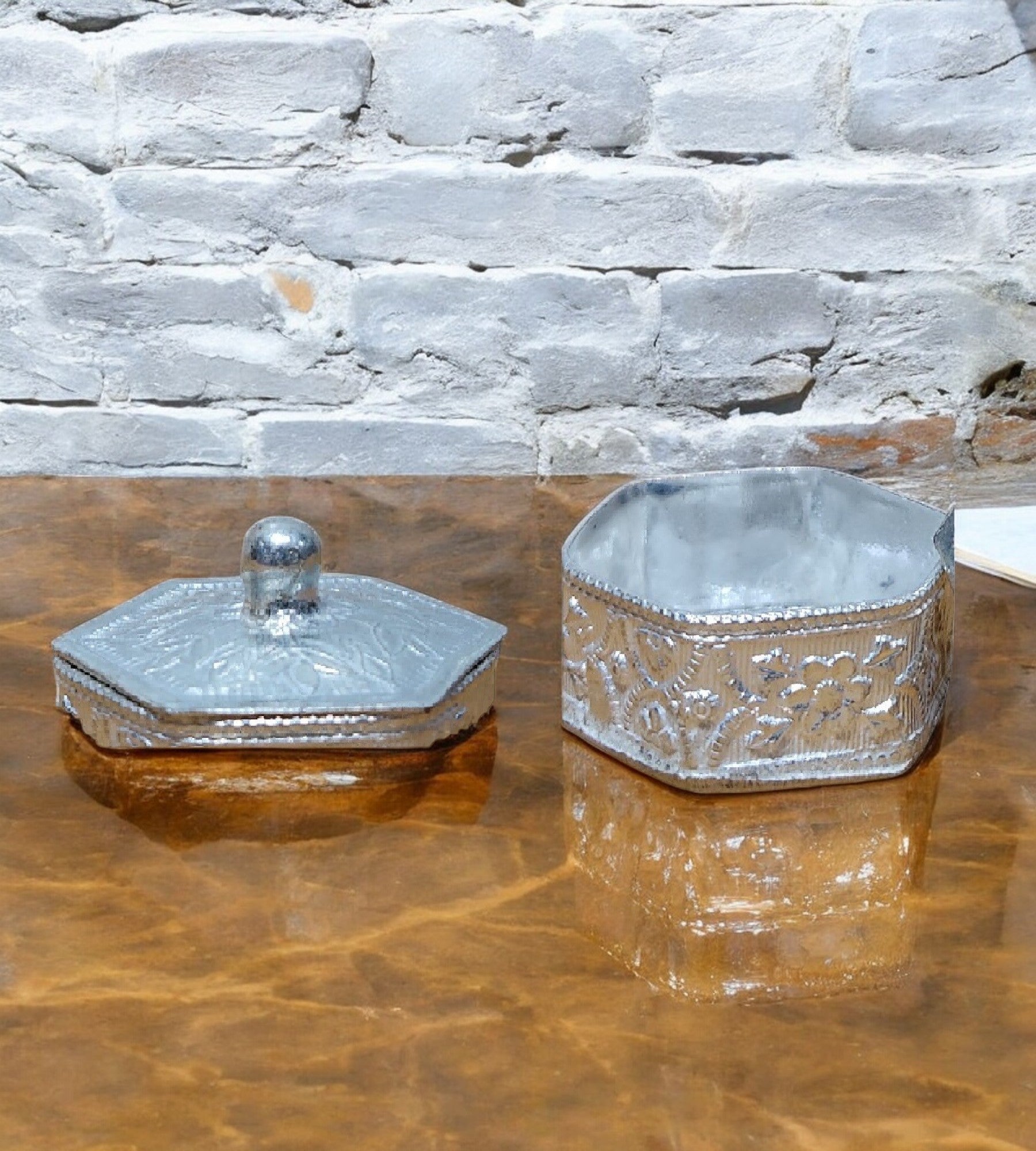 Sigaram Copper Hexagone Meena Sindoor Kum Kum Dabbi For Home Pooja Decore K4615