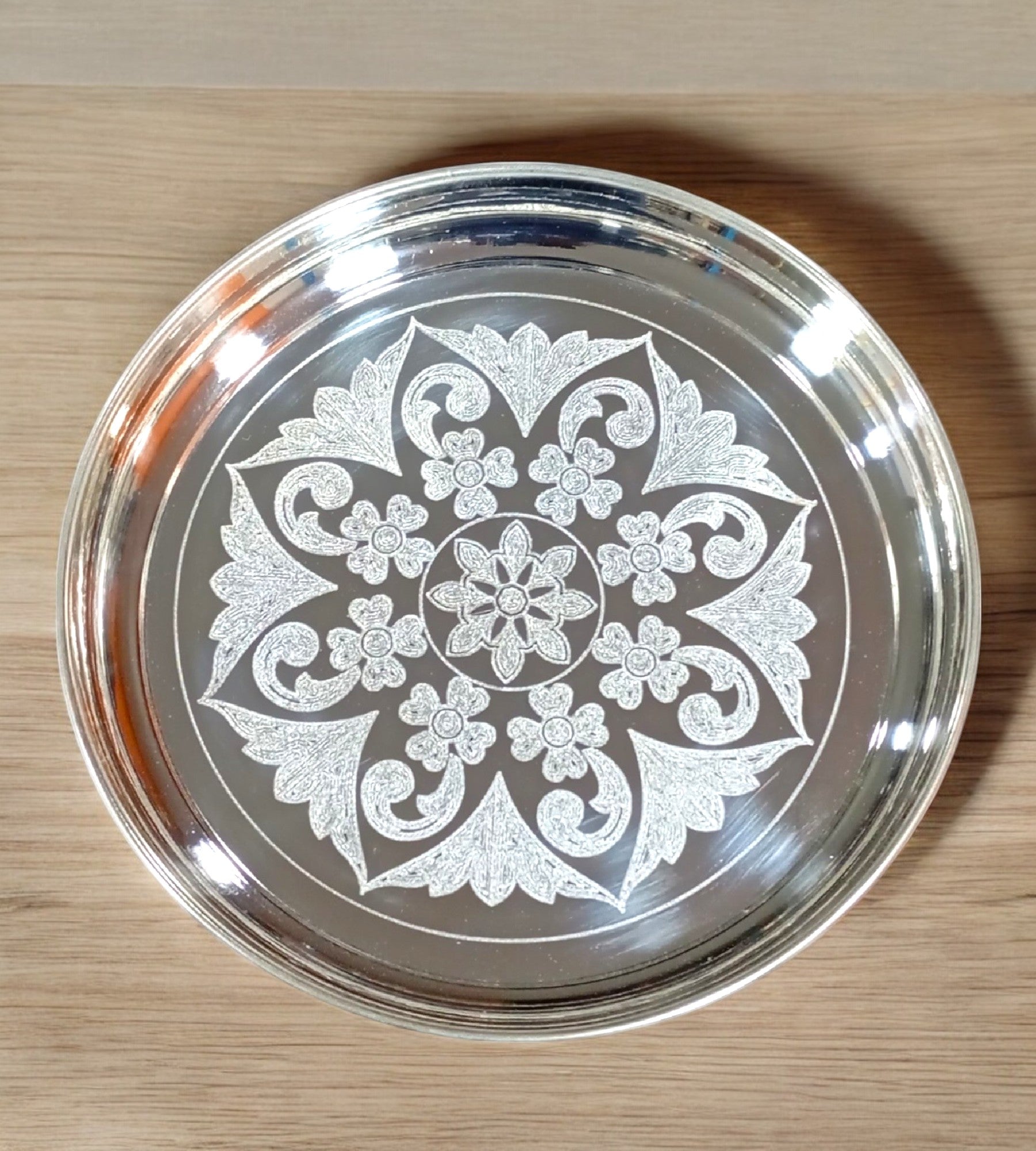 Sigaram Brass 9 Inch Floral Designed Plate For Home Pooja Decore K4646