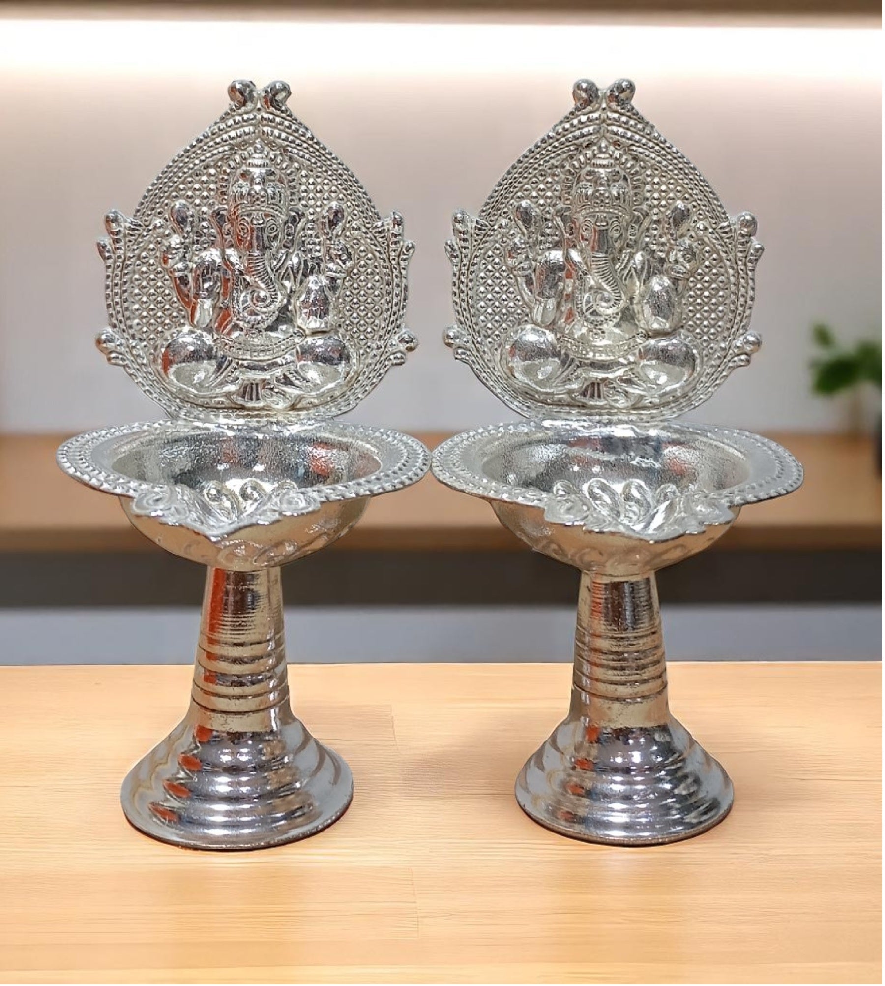 Sigaram Brass 4.7 Inch Ganesh Diya For Home, Mandir & Temple Pooja Décor K4712