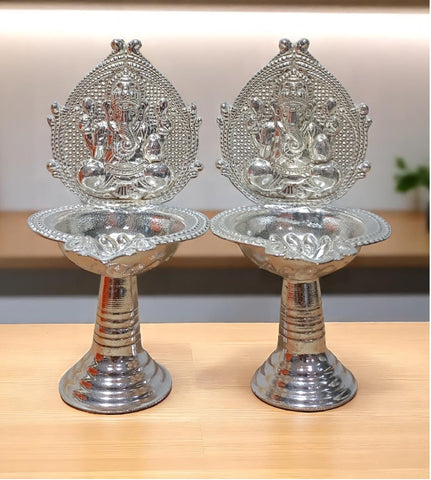 Sigaram Brass 4.7 Inch Ganesh Diya For Home, Mandir & Temple Pooja Décor K4712
