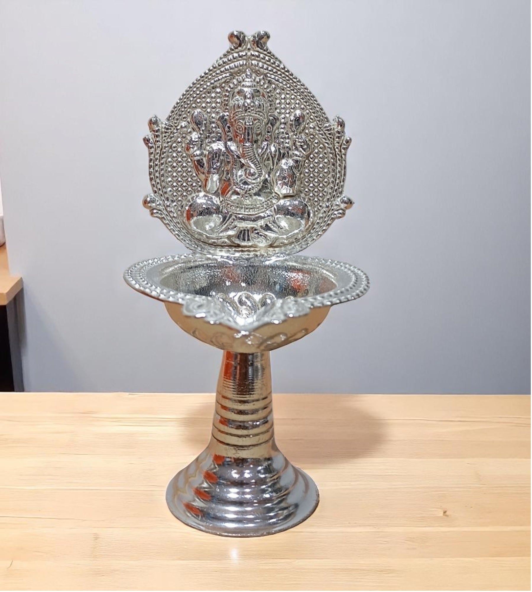 Sigaram Brass 4.7 Inch Ganesh Diya For Home, Mandir & Temple Pooja Décor K4713
