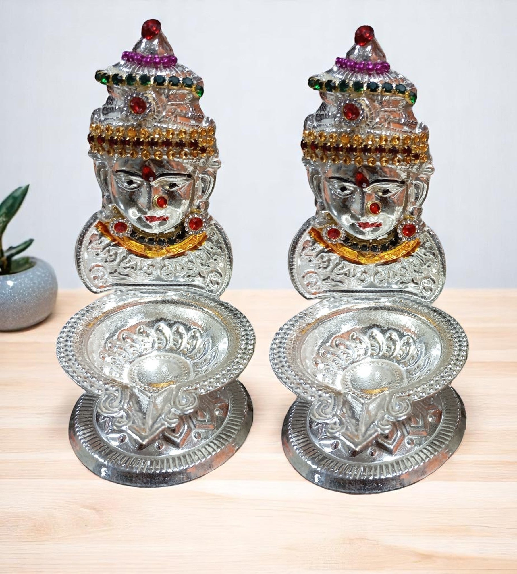 Sigaram Brass 5 Inch Traditional Lakshmi Face Diya for Home & Temple Pooja Decor K4724