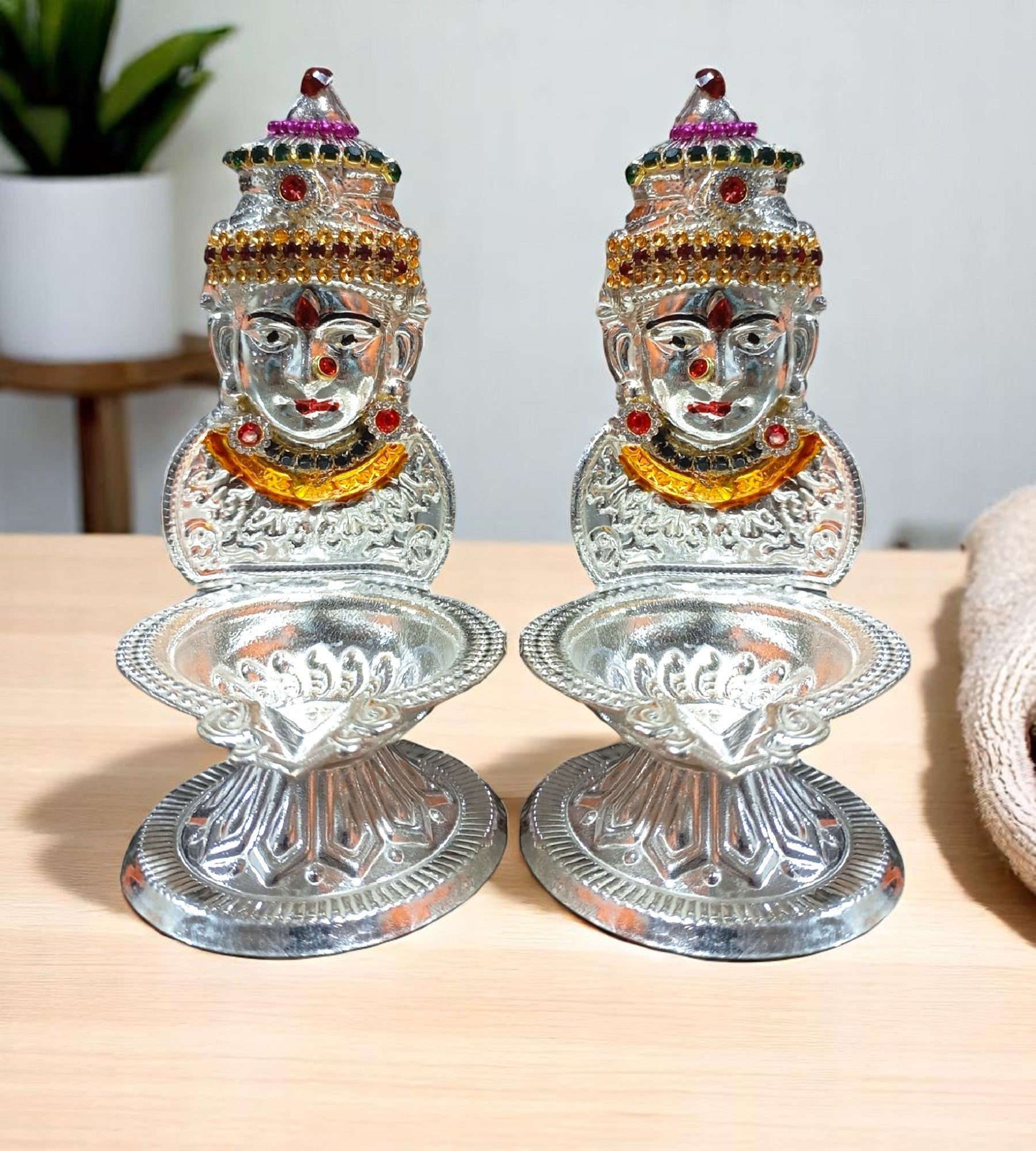 Sigaram Brass 5 Inch Traditional Lakshmi Face Diya for Home & Temple Pooja Decor K4724