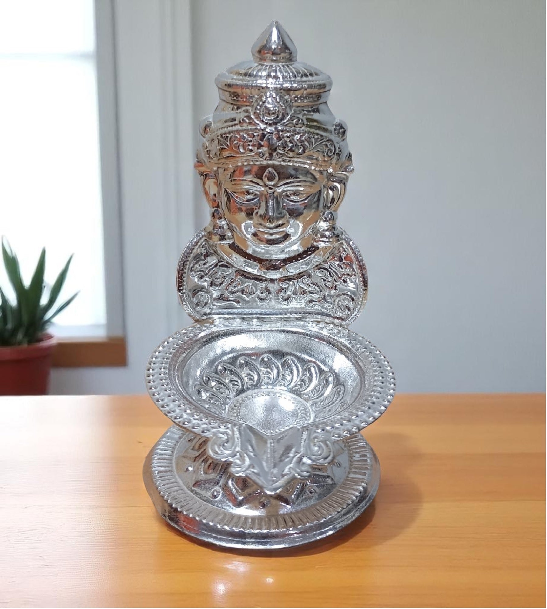 Sigaram Brass 5 Inch Lakshmi Face Diya for Home & Temple Pooja Décor K4728