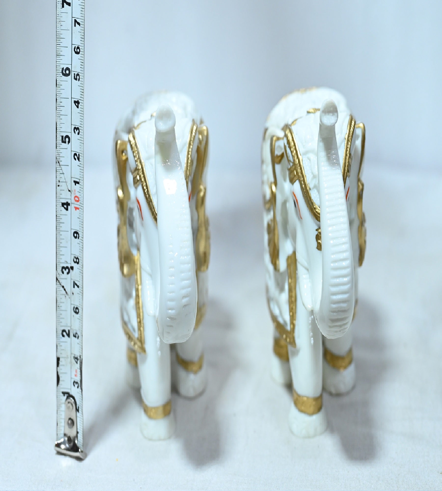 Sigaram 6 Inch White Marble Elephant with Gold Cloth For Home Decoretive Showpiece K4822