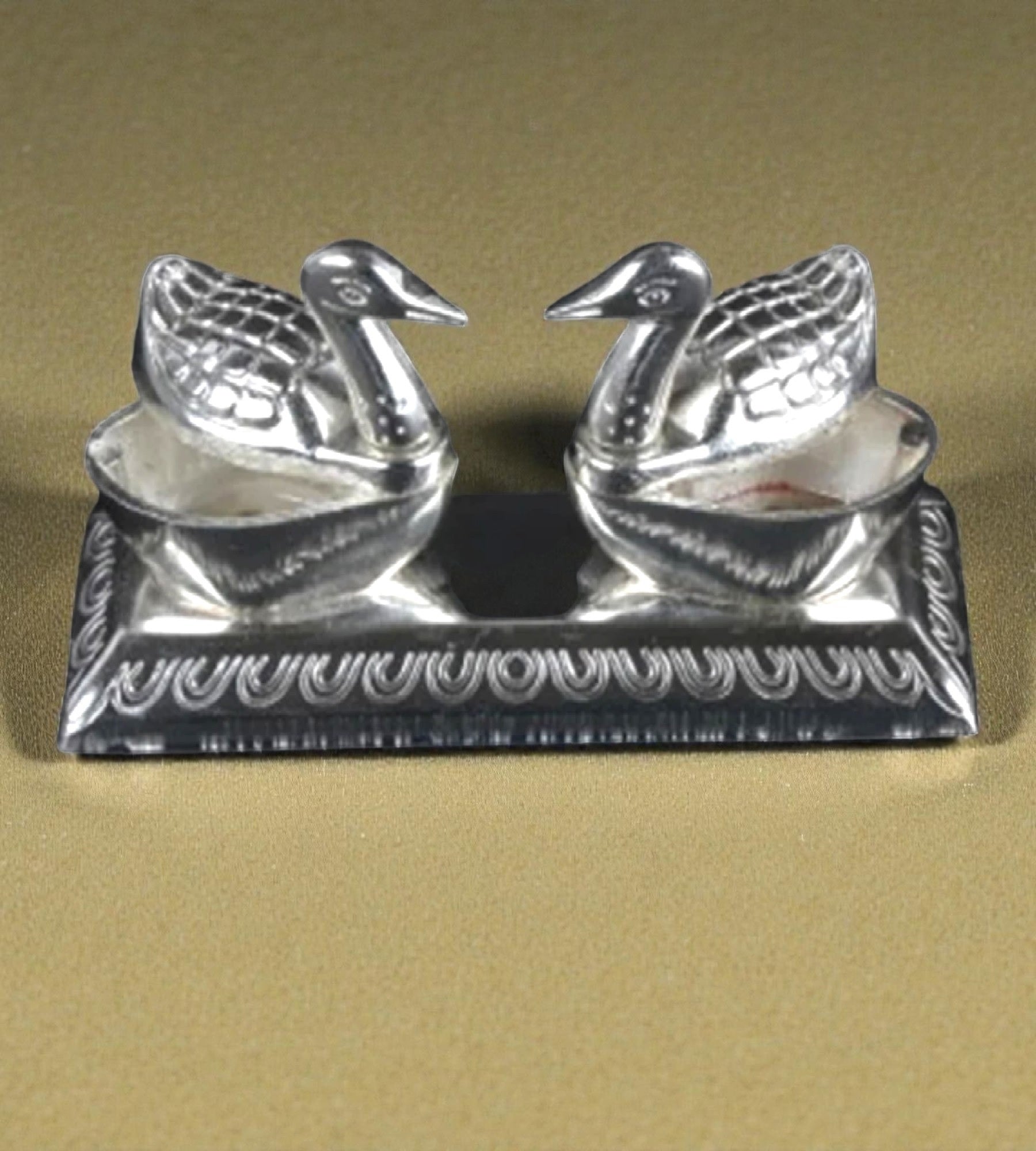 Sigaram 4.5x2 Inch Silver Plated Peacock Kumkum Dabbi for Home Pooja Decor K4945