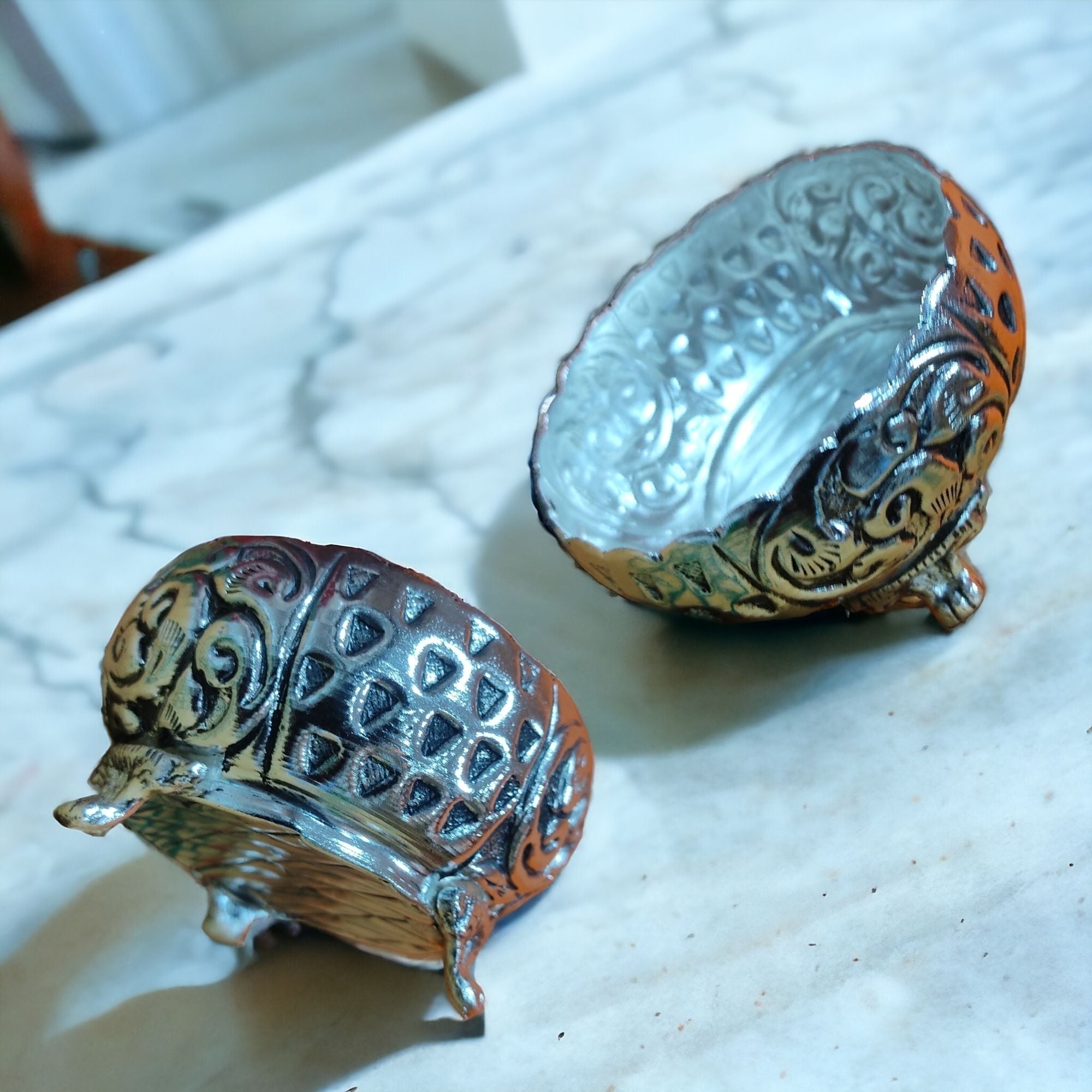 Sigaram Antique German Silver Kum Kum Cup With Lay For Home Pooja Decor K4389