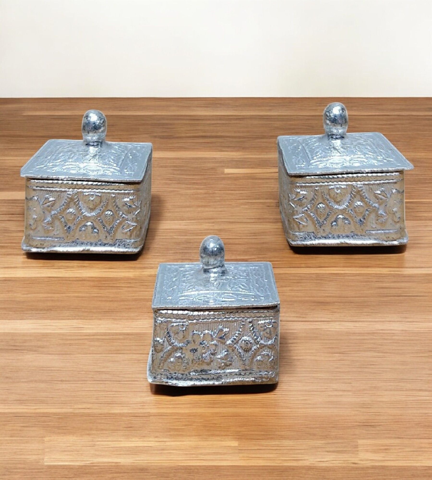 Sigaram Copper Square Shape Meena Sindoor Kum Kum Dabbi For Home Pooja Decore K4614
